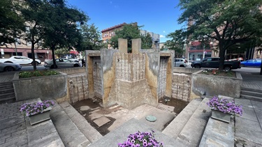 Hanover Square Fountain's Current State