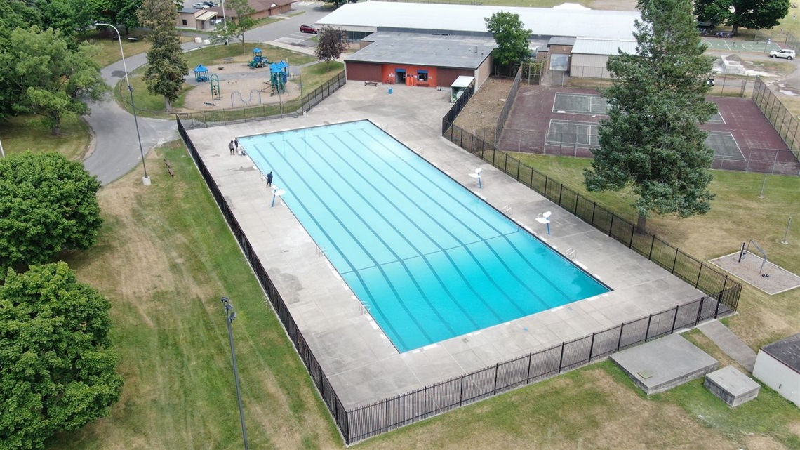 Aerial photo of Burnet Park pool filled with water  
